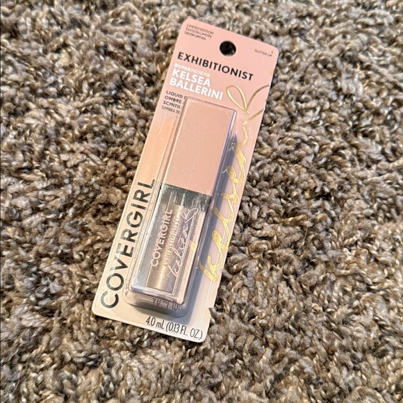 COVERGIRL Exhibitionist Kelsea Ballerini Liquid Glitter Eyeshadow - Glitter Up - Picture 6 of 9